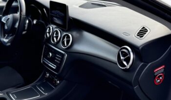 AMG Line Reflektory LED Navi Alcantara 4Matic Automat Keyless-Go full