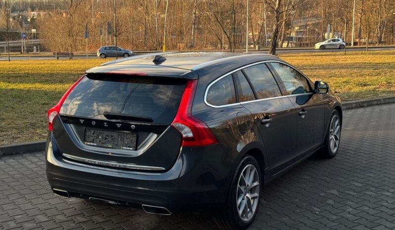 Volvo V60 D6 Plug-In-Hybrid AWD Geartronic Summum full