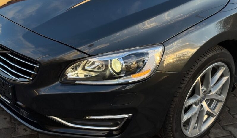 Volvo V60 D6 Plug-In-Hybrid AWD Geartronic Summum full