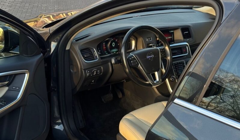 Volvo V60 D6 Plug-In-Hybrid AWD Geartronic Summum full
