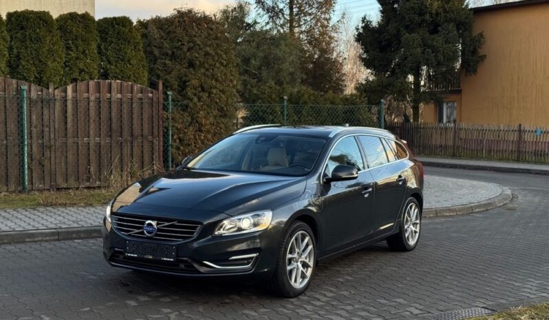 Volvo V60 D6 Plug-In-Hybrid AWD Geartronic Summum