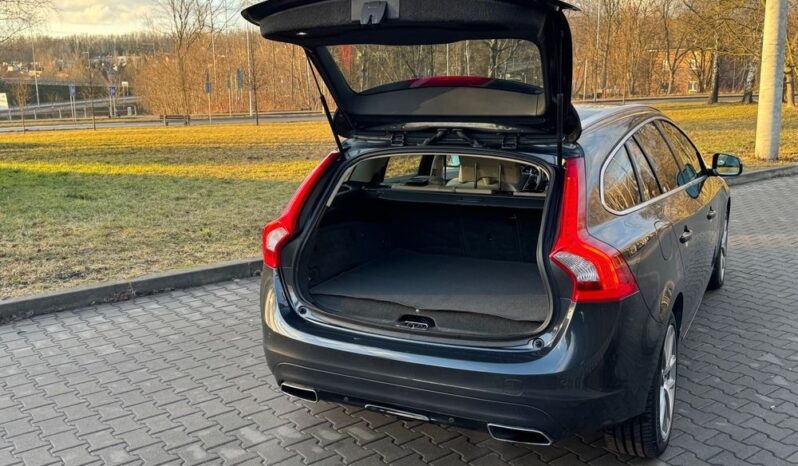 Volvo V60 D6 Plug-In-Hybrid AWD Geartronic Summum full