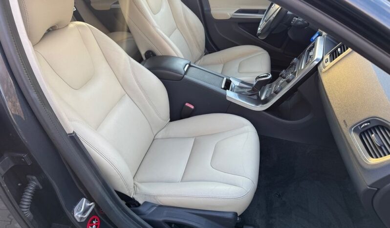 Volvo V60 D6 Plug-In-Hybrid AWD Geartronic Summum full