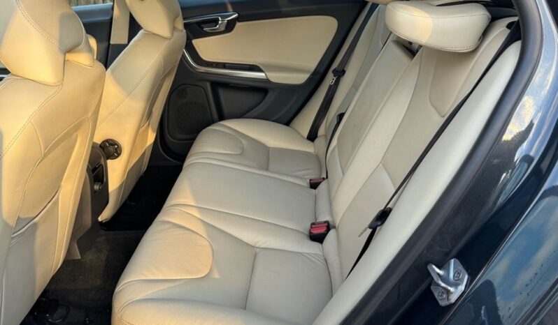 Volvo V60 D6 Plug-In-Hybrid AWD Geartronic Summum full